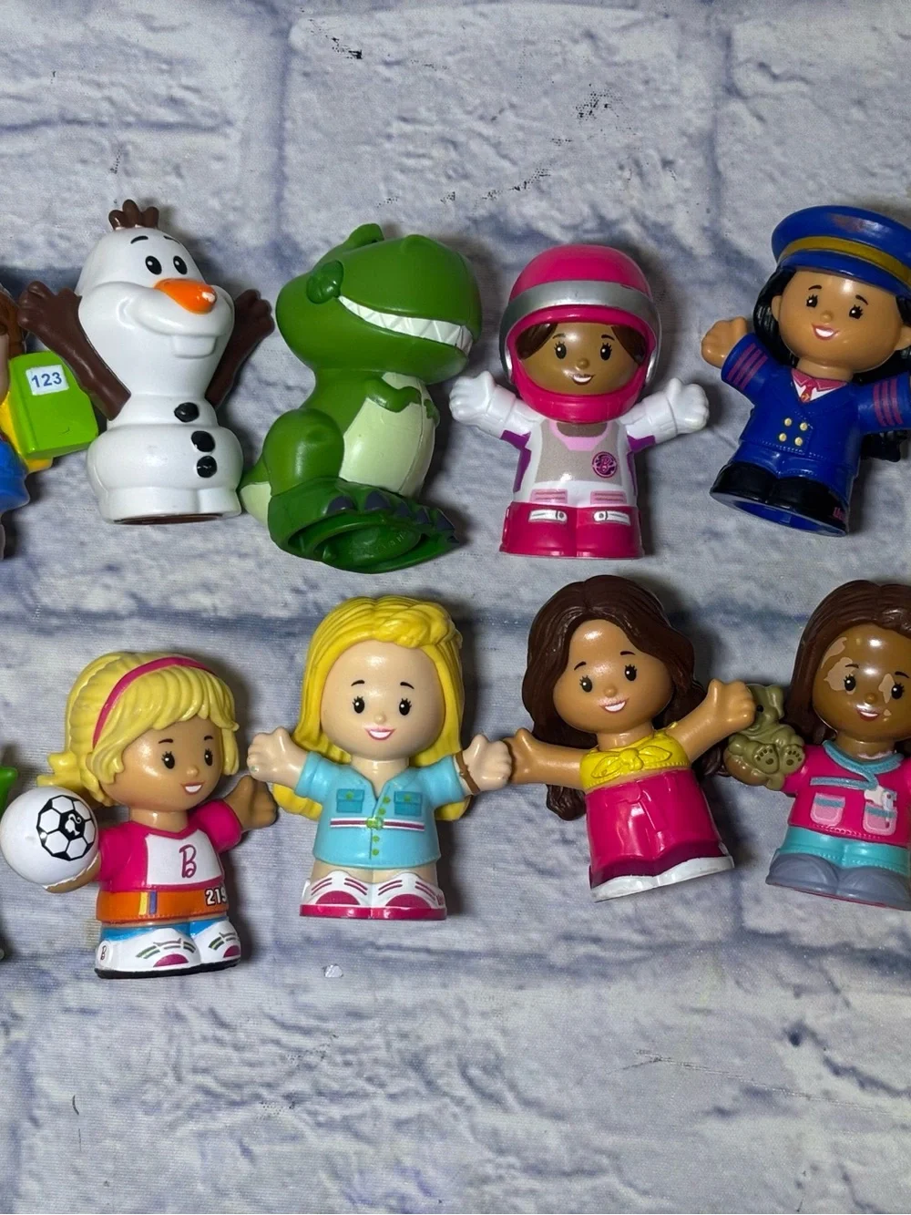 Lot of (12) Fisher-Price Little People figurines And Animals Olaf Barbie Rex